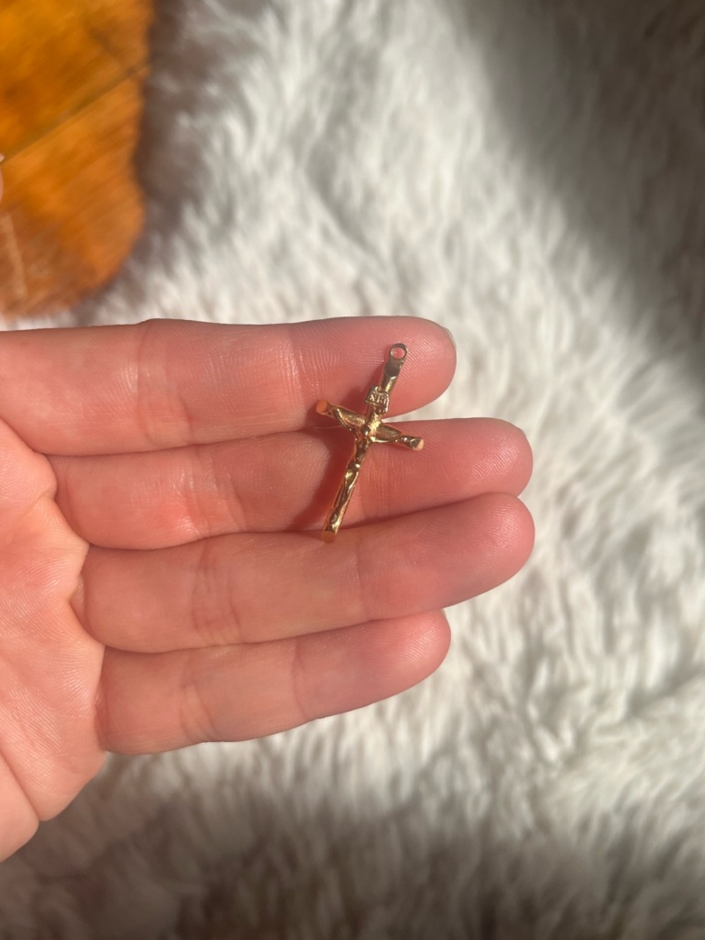 14k Crucifix pendant